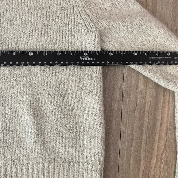 Brandy Melville One Size Wool Blend Cassia Turtleneck Sweater Cream Ivory Small - Picture 9 of 9